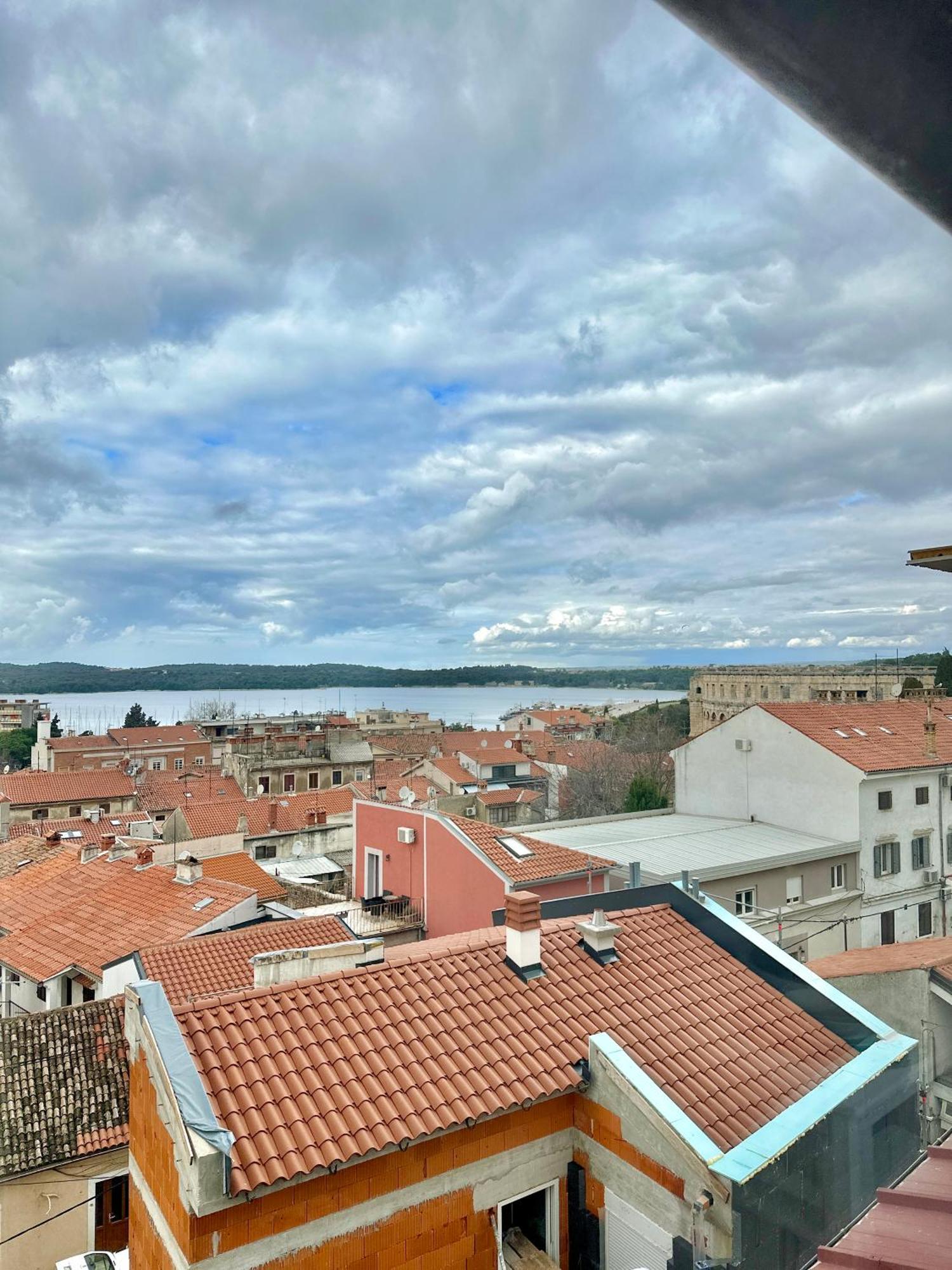 Crolivia Apartments Near Arena, Center Of Pola Esterno foto